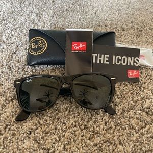 Ray-Ban wayfarer sunglasses- AUTHENTIC